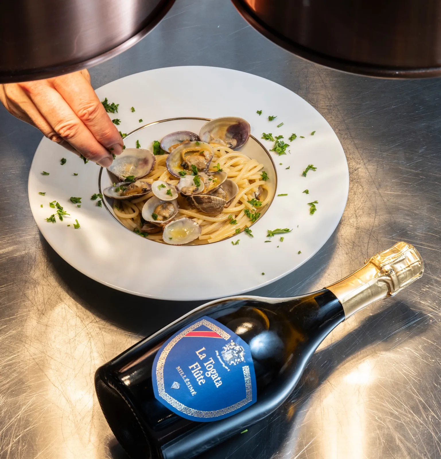 Spaghetti alle vongole con La Togata Flûte Millésimé