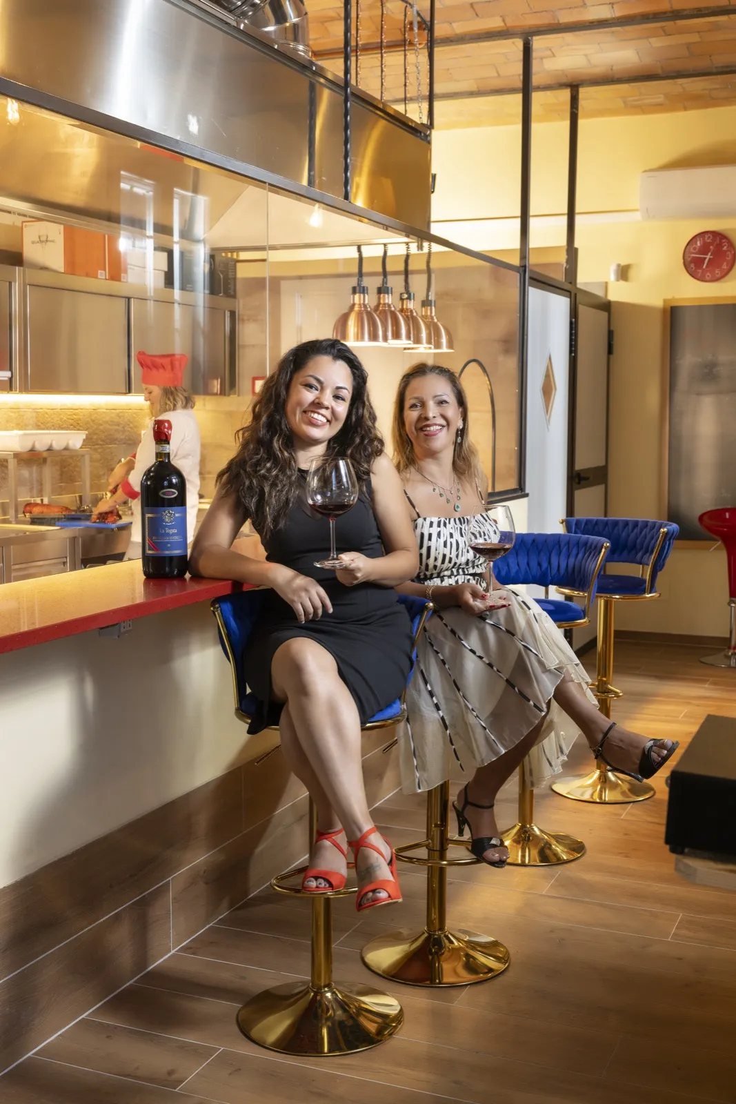 La famiglia della Hosteria La Togata al bar